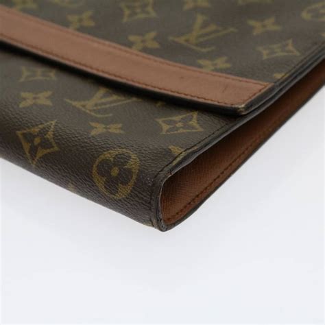 m518 louis vuitton|Louis Vuitton monogram pouch.